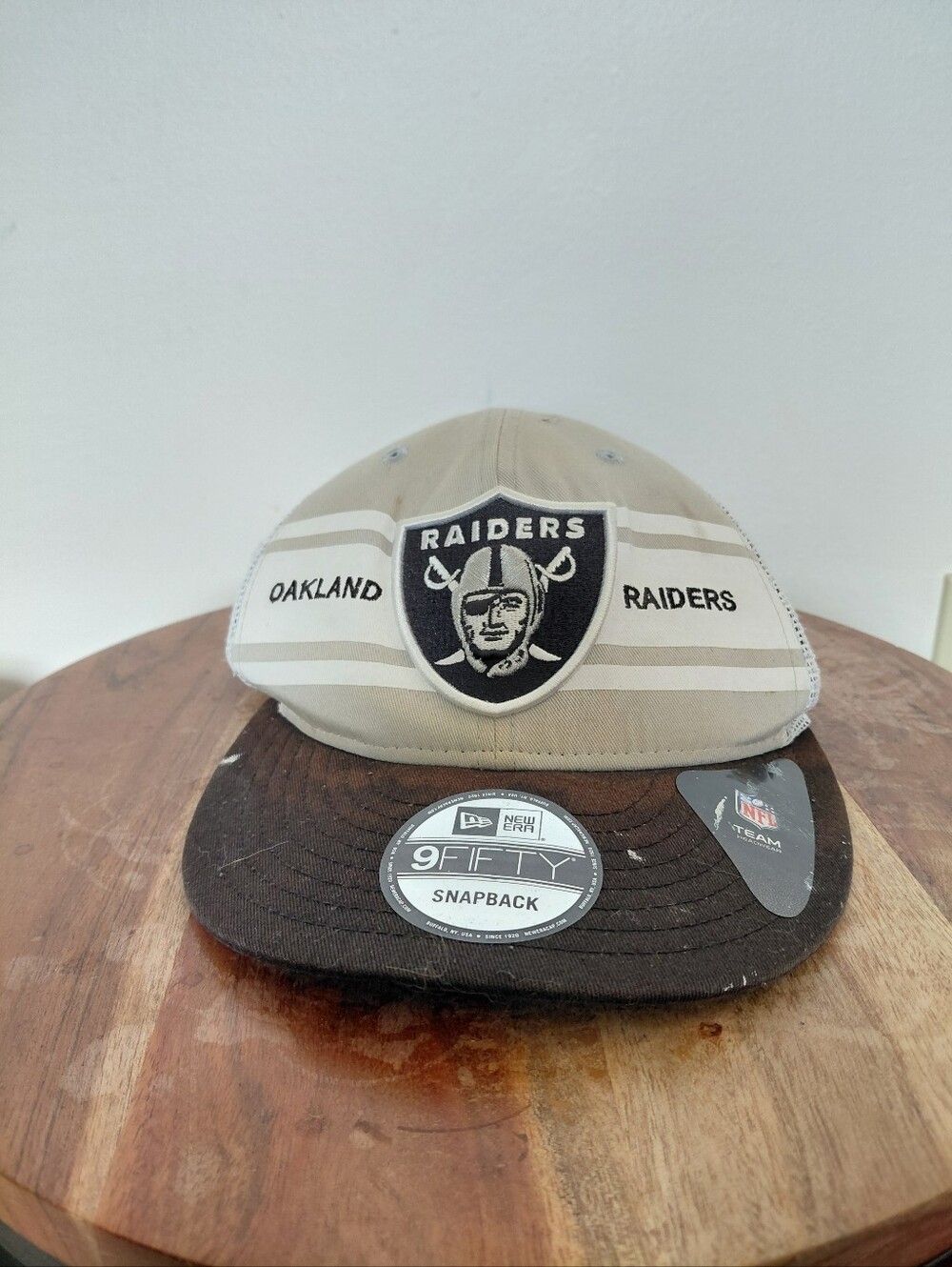 VINTAGE New Era x NFL Oakland Raiders Football Beige & White Trucker Hat OS